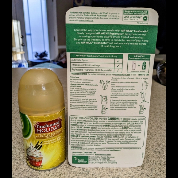Unused Air Wick Freshmatic Ultra Spray Frosted Vanilla & Cupcake Delight - Picture 4 of 9